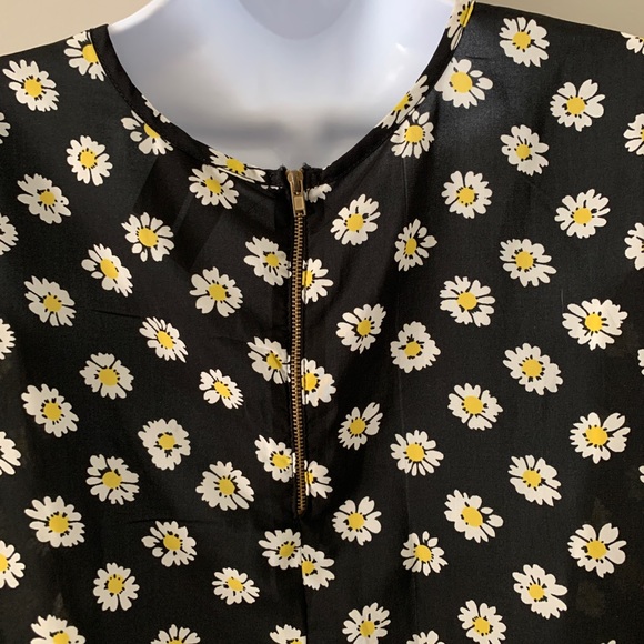 Dandelion top zippered back - Picture 3 of 3